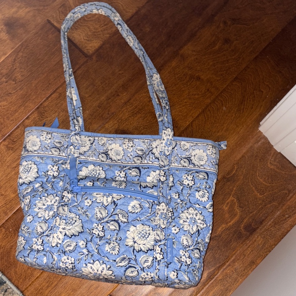 Vera Bradley Blue and White Floral Tote Gently Used